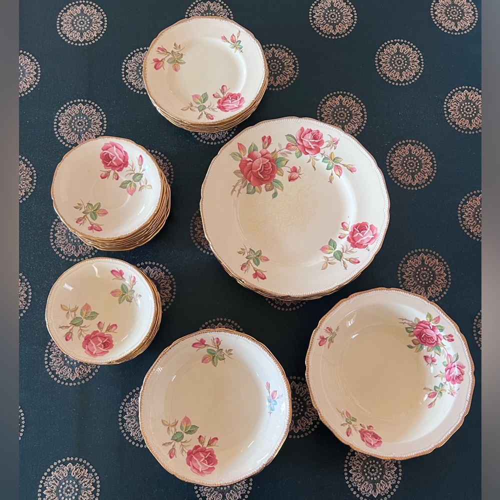 Pink Rose Royal Swan dish set